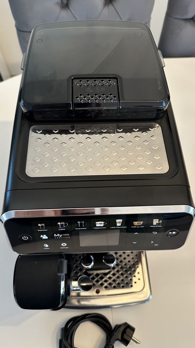 Philips Kaffeemaschinen & Espressomaschinen: Philips LatteGo 5400 Coffee Machine – Gebraucht aus Thun von Macarser 1