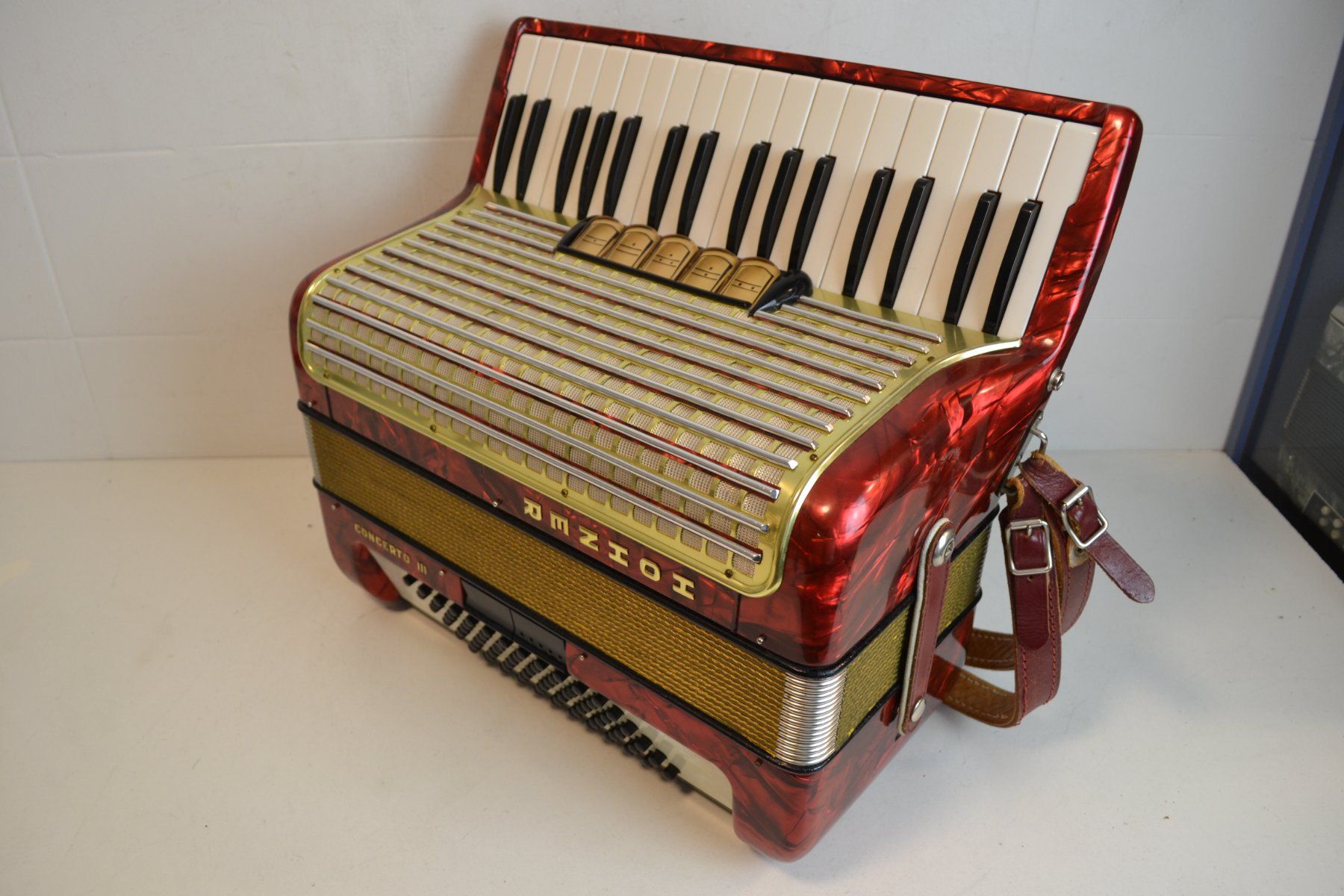 Hohner Musikinstrumente: Akkordeon chromatisch Hohner Concerto III – Gebraucht aus Zürich von baumusik 2