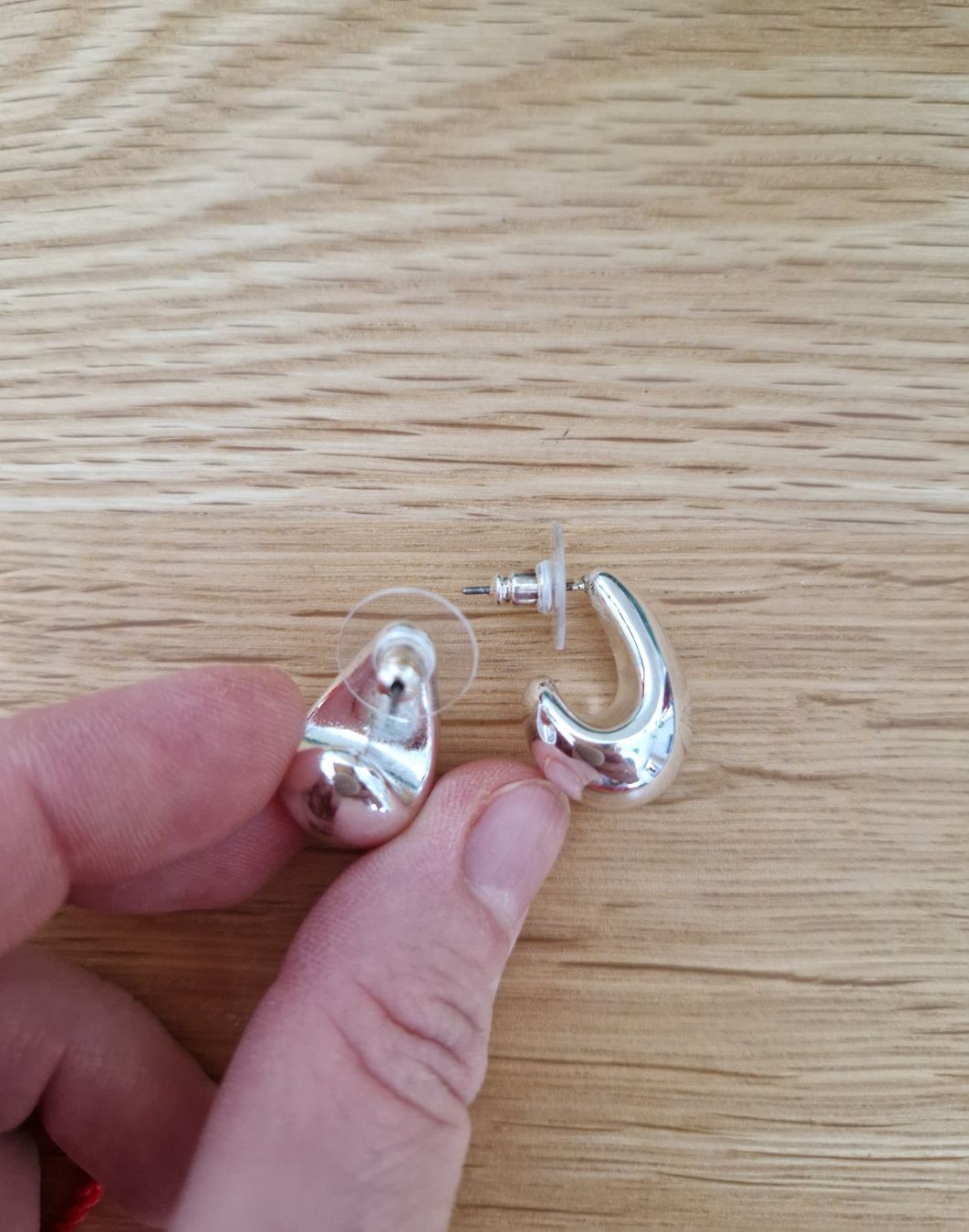 Ohrringe & -stecker: Silberne Ohrringe tropfenformig  trendy elegant – Gebraucht aus Erlinsbach SO von ULIKH 2