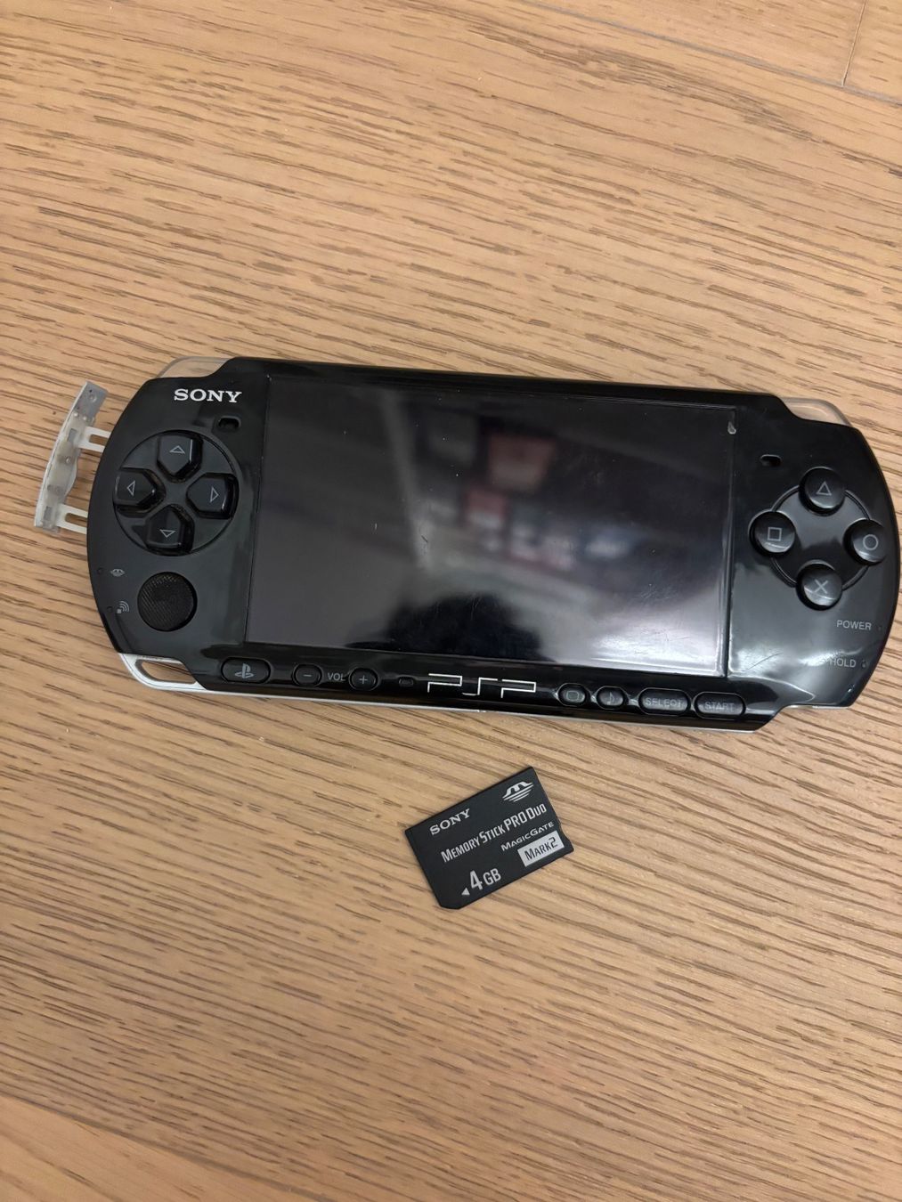 Sony Konsolen: PSP 3004 mit 7 Spiele – Gebraucht aus Sachseln von Roadrunner30 4