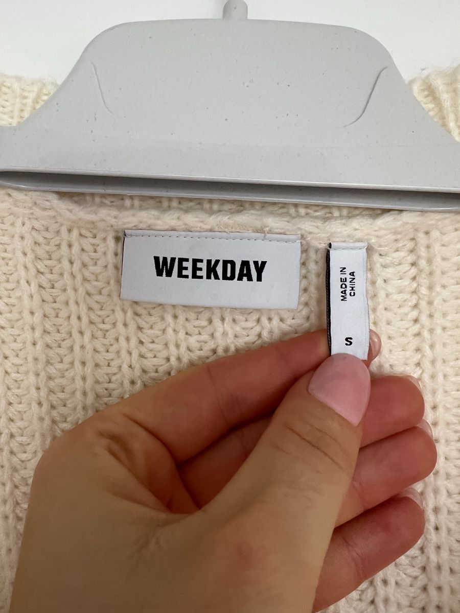 Weekday Jacken: Weekday Strickjacke Cremeweiss Grösse S – Gebraucht aus Erlenbach von paulina.rad 1