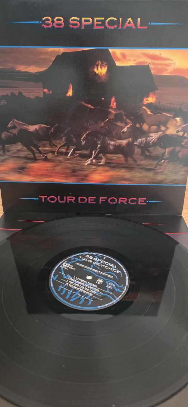 Schallplatten: 38 Special Tour De Force vinyle Vg,Vg – Gebraucht aus Yvonand von RF-VINYL