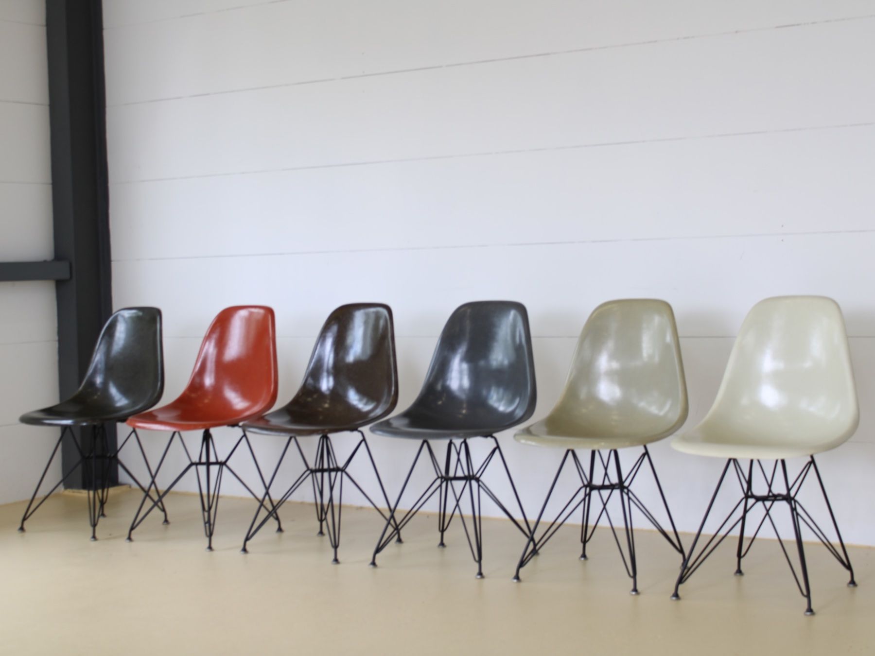 Herman Miller Sedie: Eames Fiberglas Stühle, Hermann Miller – Usato da Meinisberg venduto da atelier_TILIJA 7