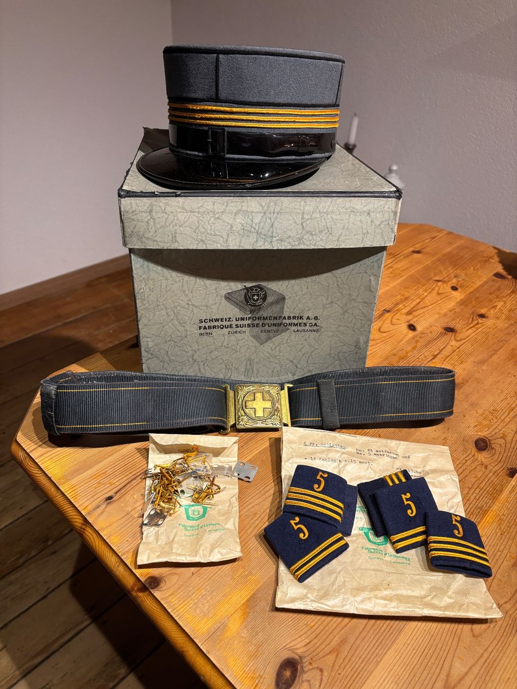 Uniformen: Nachlass eines Oberleutnants – Gebraucht aus Trubschachen von Panzerschreck