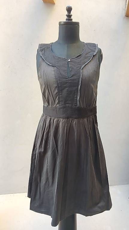 Vestiti: COTELAC Robe – Usato da Arnex-sur-Orbe venduto da cuc_gyx8