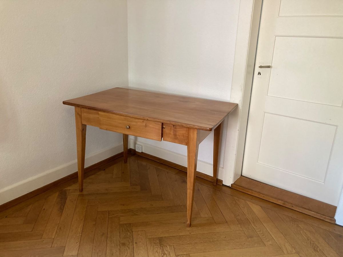 Tavoli: Holztisch mit Schublade – Usato da Bern venduto da leachim
