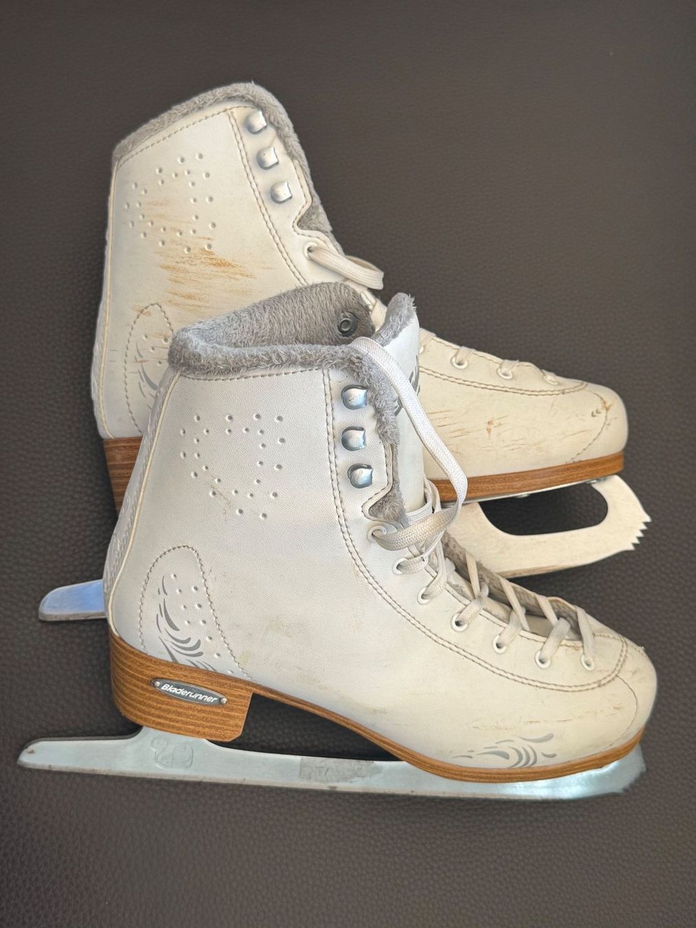 Patins à glace: Eislaufschuhe – D'occasion à Zürich par hwang