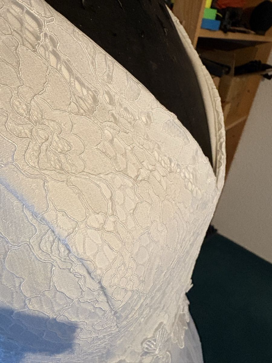 Vestiti: Robe de mariée blanche avec dentelle fleurie taille 46 – Nuovo (secondo la descrizione) da Moléson-s-Gruyères venduto da mar_bs5w 3