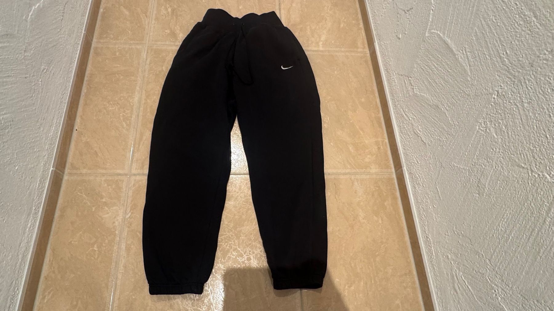 Nike Pantalons: Nike NWT Sweatshirt Hose, XS – D'occasion à Klingnau par Markus14