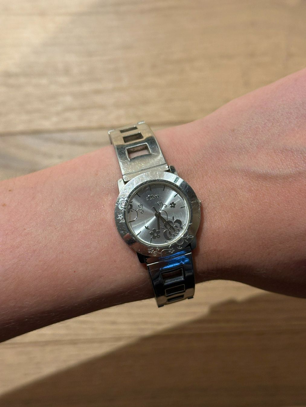 Armbänder & -reifen: Armbanduhr – Gebraucht aus Rickenbach b. Wil von Salsch 2