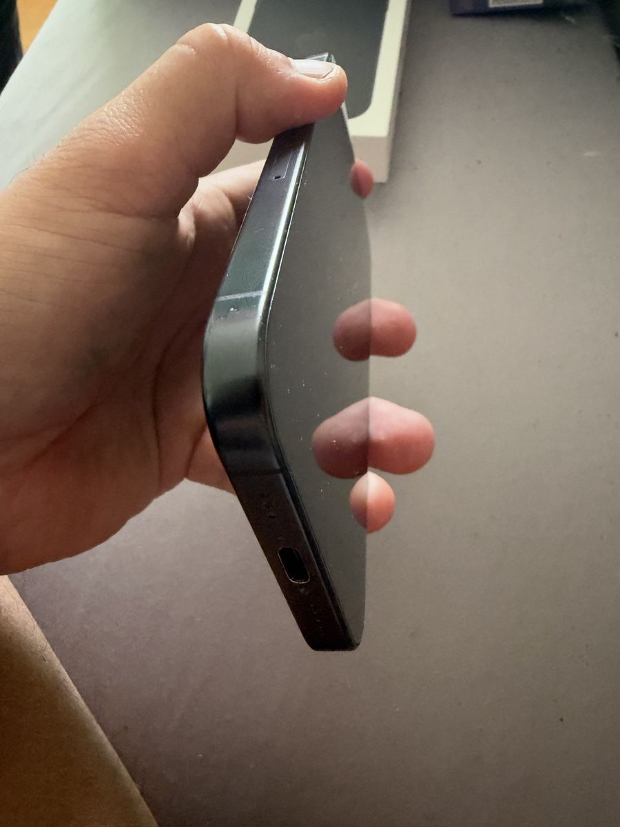 Apple Telefoni cellulari / Smartphones: Apple iPhone 16 Pro schwarz 128 GB – Usato da Reinach AG venduto da fmi_wj6k 4
