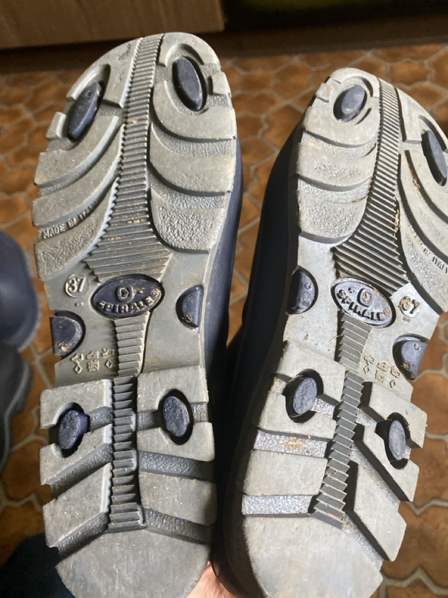 Scarpe per ragazzi: Regenstiefel Gr .37 – Usato da Heitenried venduto da Carmes 1