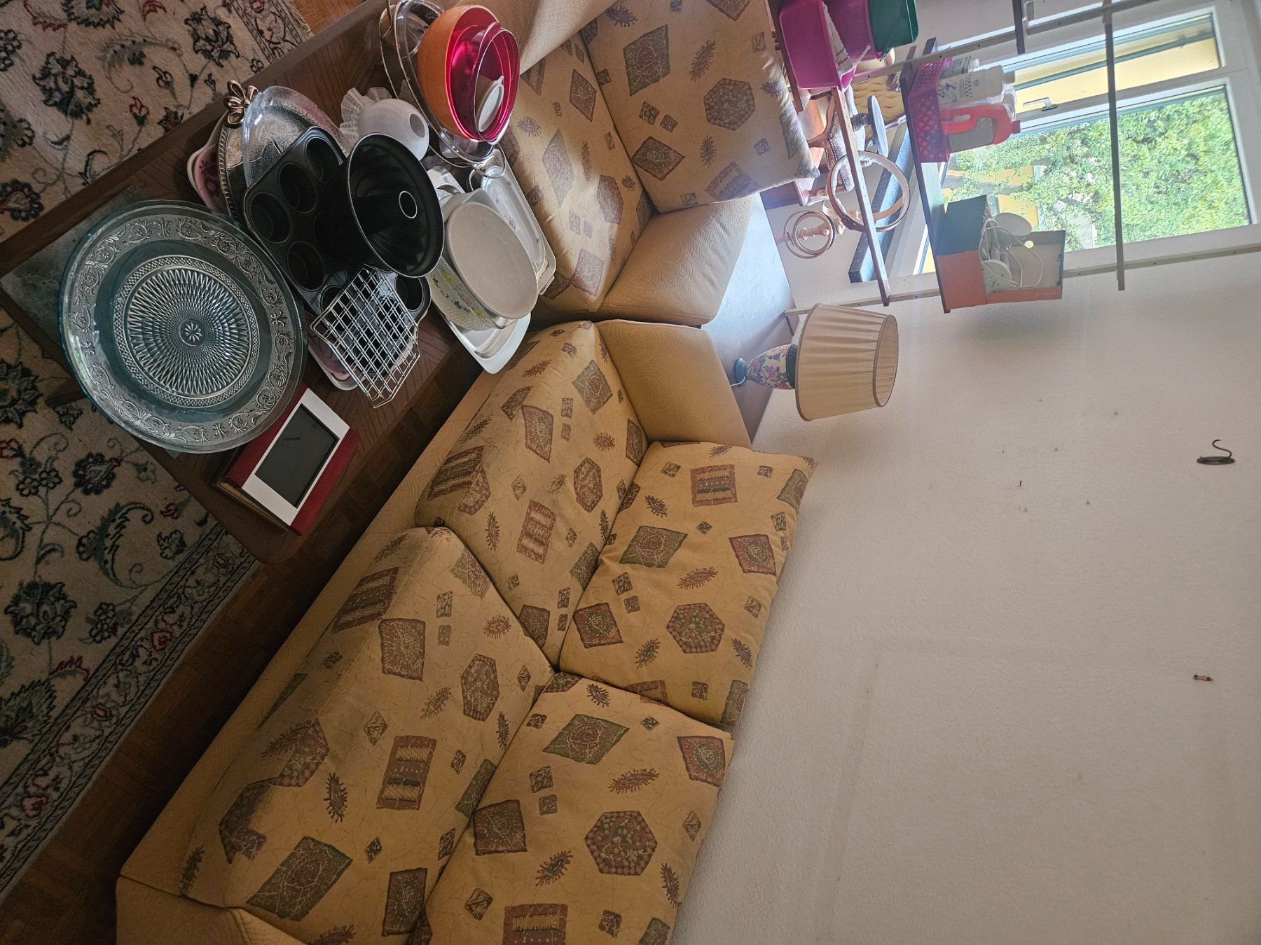 Sofas: Ecksofa mit Muster Gebraucht guter Zustand – Gebraucht aus Zürich von pas_62dh