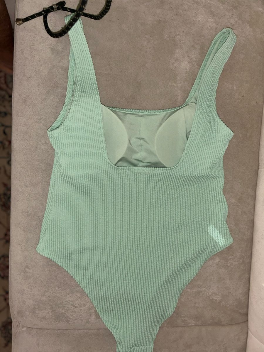 H&M Costumi da bagno & Bikini: Badeanzug H&M mintgrün Grösse M neu – Usato da Männedorf venduto da Raendy 2
