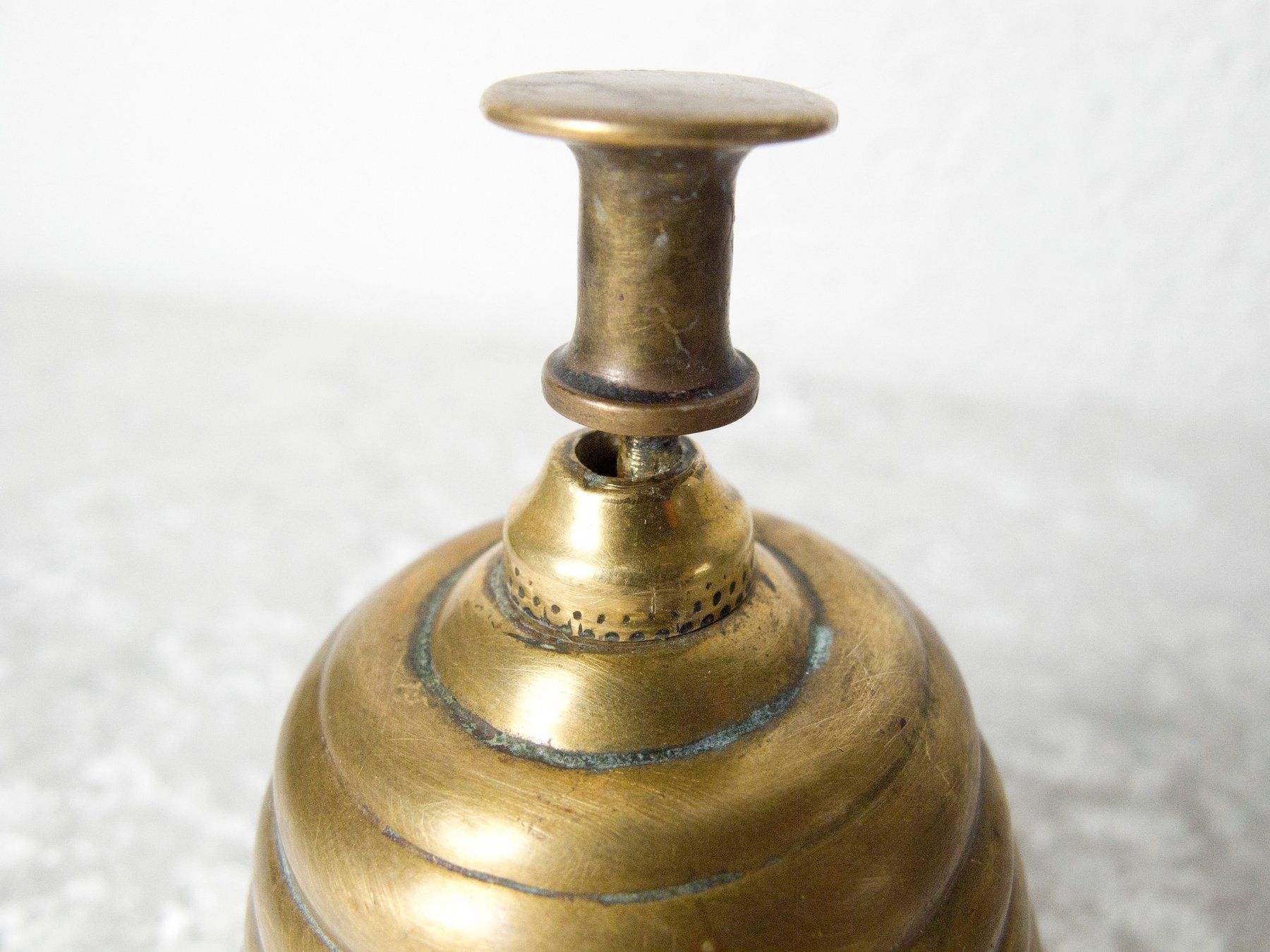 Campanacci mucche: BEEHIVE BELL Viktorianische Tischglocke 1870 – Usato da Blauen venduto da wosonst 2