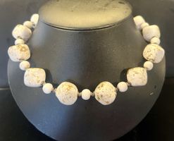 Collier Vintage Céramique Émaillée Blanche Bronze  Perles 