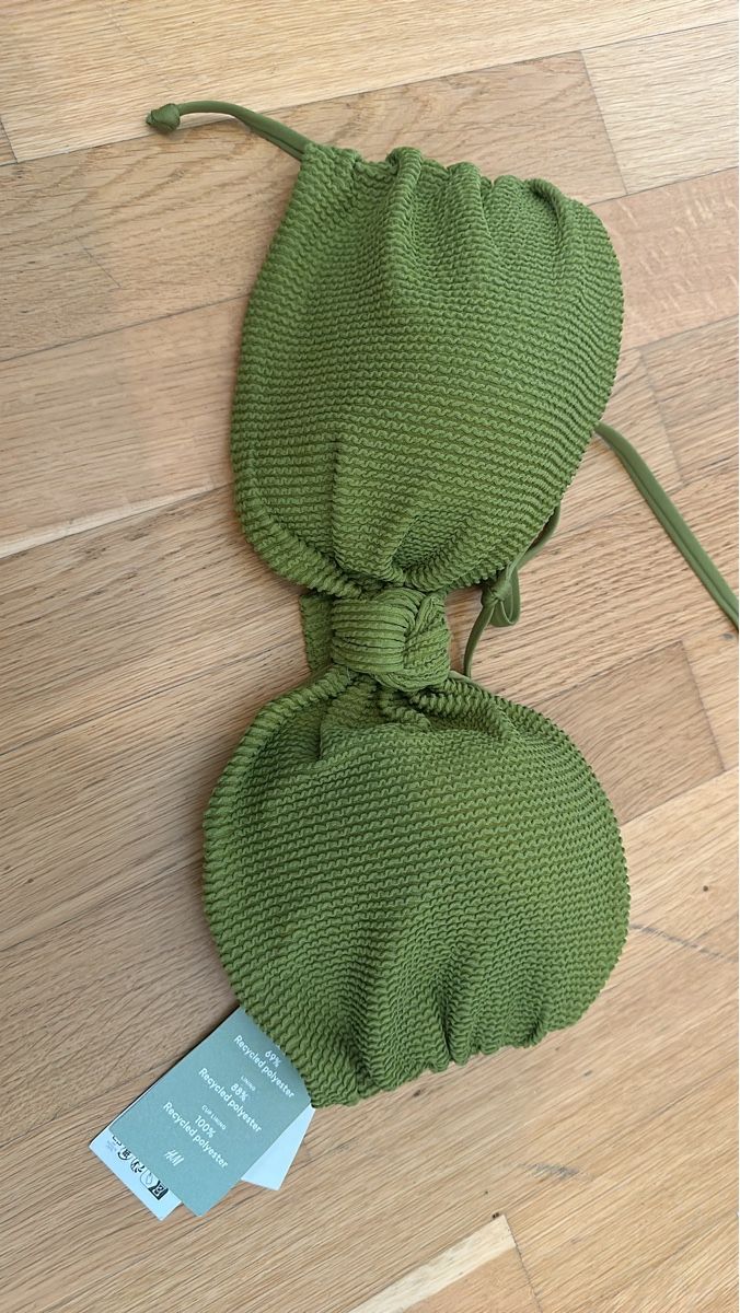 H&M Tops: Schöner Bikini-Top in Olivgrün – Neu und originalverpackt aus Illnau von ais_qm7t