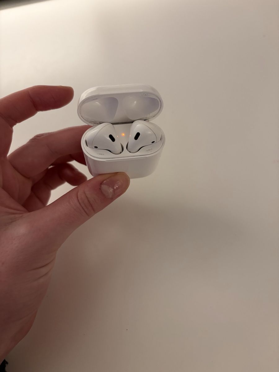 Apple Cuffie: Apple AirPods 1st Generation – Usato da Zürich venduto da jan_gf9s 3