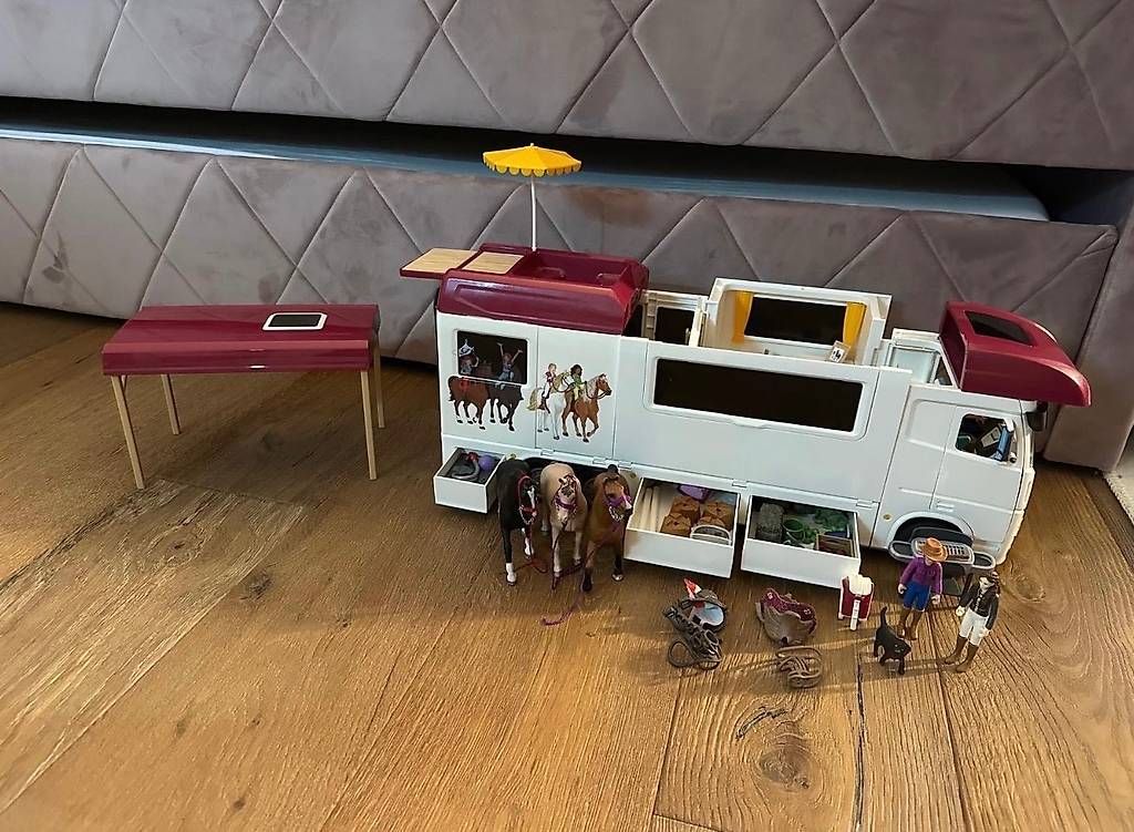 Jouets: Schleich Pferde Transporter – D'occasion à Stein am Rhein par kuh_5g2h 1