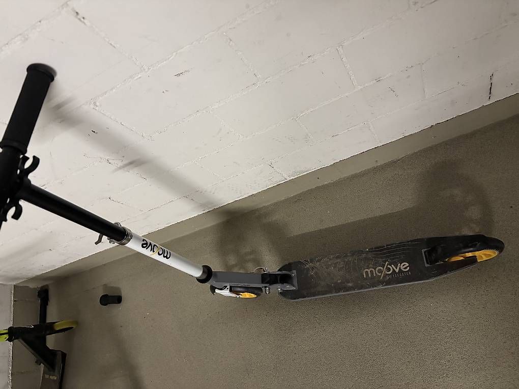 Kickboard: Moove Scooter – D'occasion à Wetzikon ZH par ame_lf7y