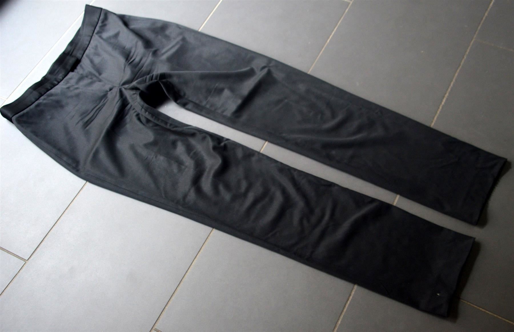Burberry Pantaloni: Hose / Pantalon Burberry  .M – Usato da Collonges venduto da Auganien 8