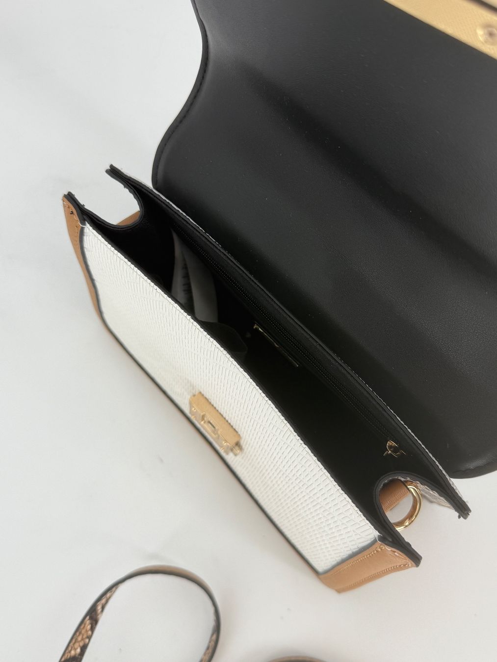 Aldo Borse da donna: Aldo Handtasche mit Schlangenleder-Akzent – Nuovo (secondo la descrizione) da Auenstein venduto da moin. 3