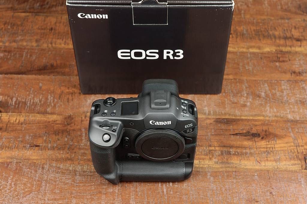 Canon Fotocamera: Canon EOS R3 absolut neuwertig – Usato da Winterthur venduto da _cyb3r-w0lf_