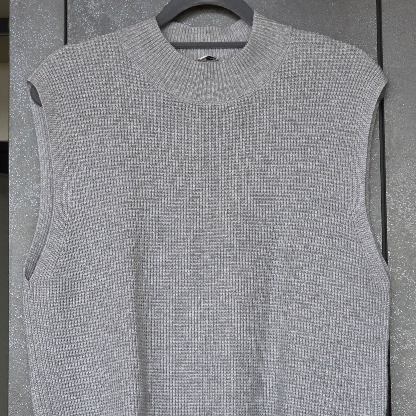 Tom Tailor Pullover & Sweatshirts: 🐸 TOM TAILOR PULLUNDER M KURZARM PULLOVER VISKOSE GRAU – Gebraucht aus Môtier (Vully) von Frogs 2