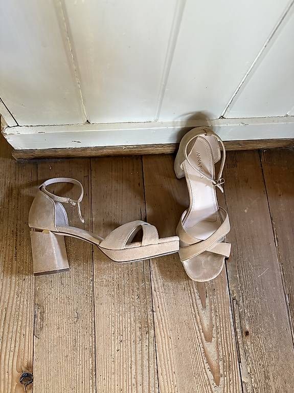 Scarpe da donna: Sommerpumps, Gr. 37, beige – Usato da Uttwil venduto da tam_59m9 1