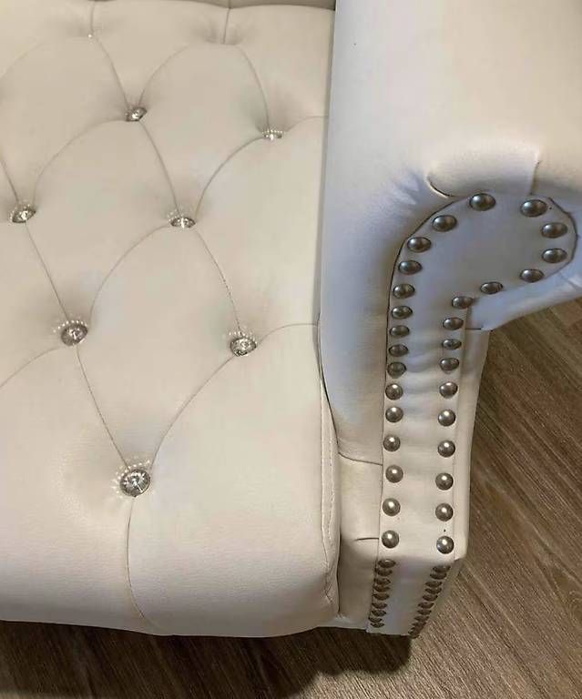 Poltrone: Chesterfield Modern Barock Hochlehner – Usato da St. Gallen venduto da SG_CH1 3