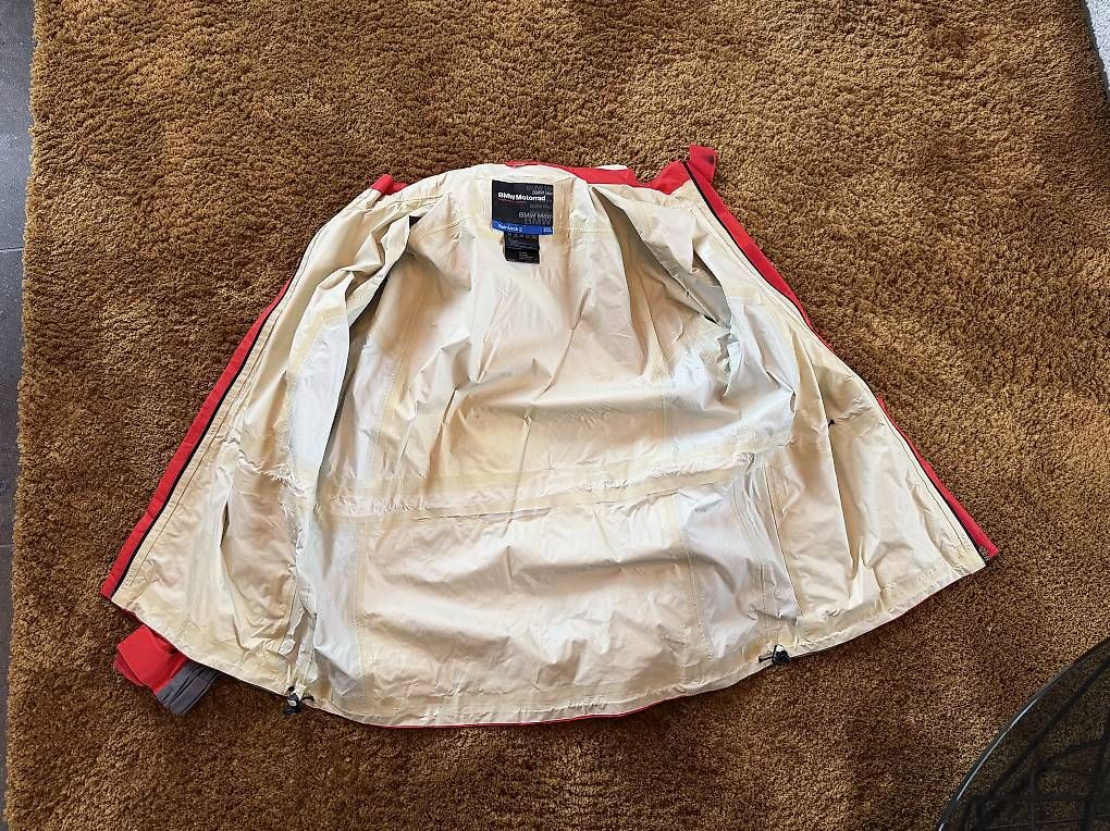 Lotti di vestiti: Regenkleider Motorrad – Usato da Ruswil venduto da Mega3 2