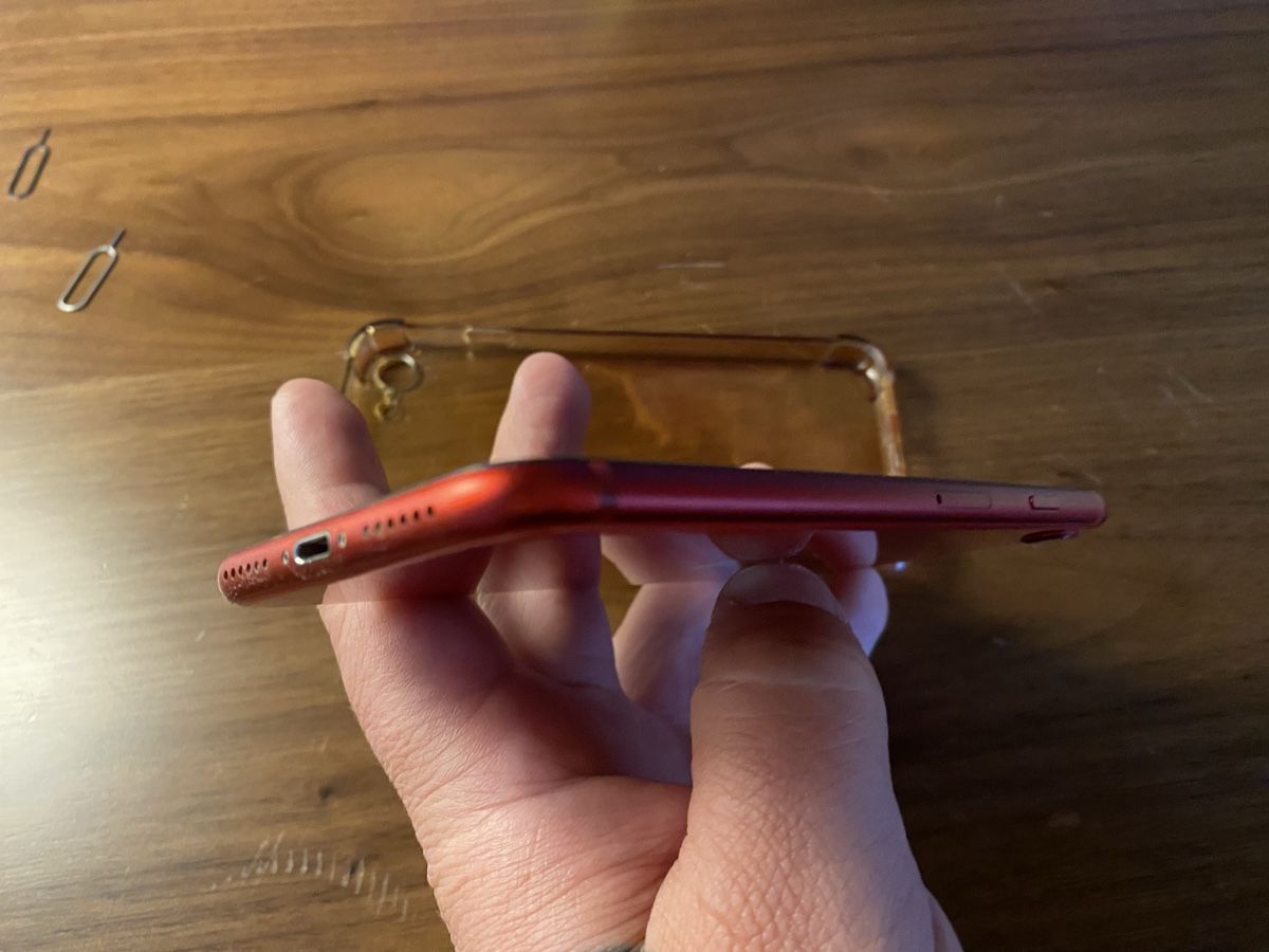 Apple Telefoni cellulari / Smartphones: iPhone SE, Red 128GB – Usato da Oberbipp venduto da S-Works 4
