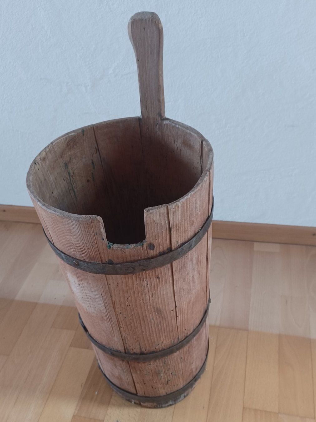 Altri elettrodomestici e apparecchi d’epoca: Antike Holzbrente / Butterfass / Schirmständer – Usato da Winterthur venduto da Aladin013 4