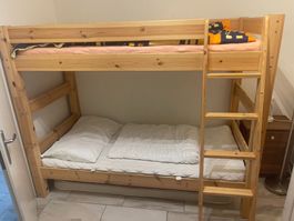 Hochbett Holz Kinderbett mit Leiter 90x200cm gut erhalten