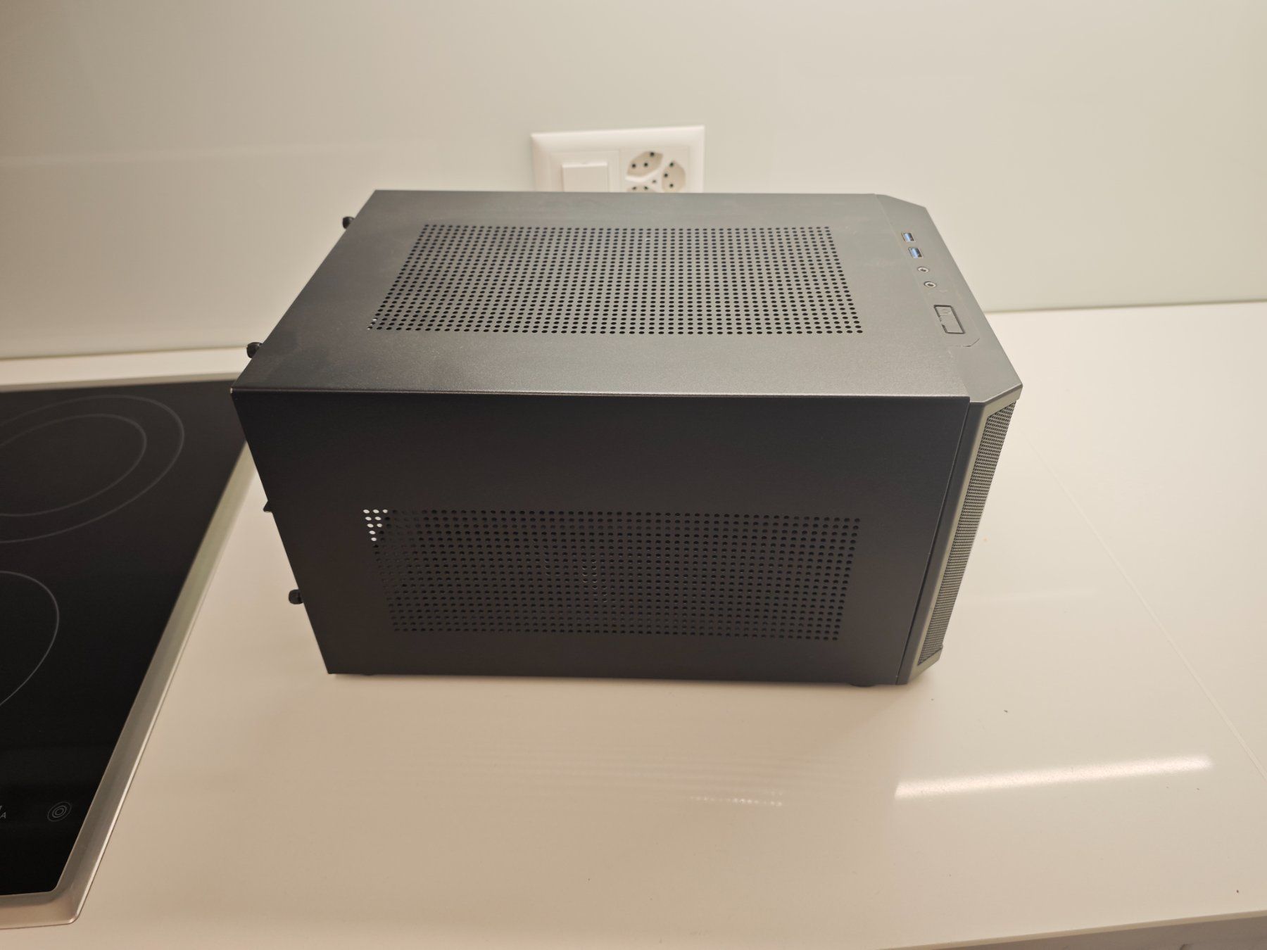 Fractal Custodie: Fractal Design Core 500 – Kompaktes Mini-ITX PC-Gehäuse – Usato da Zürich venduto da ACID_IV 2