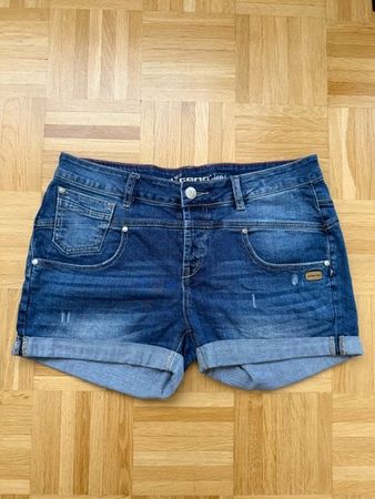 Kurze (Jeans)Hose, Marke Gang, Gr. 29