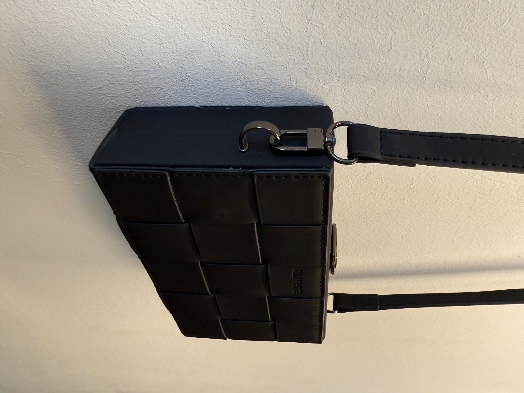 Borse: Schwarze Crossbody Tasche – Usato da Schlieren venduto da svenbaettig 2