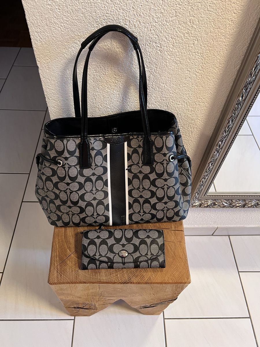 Coach Taschen für Damen: Coach Handtasche mit Geldbörse. – Gebraucht aus Herznach von Dalloway