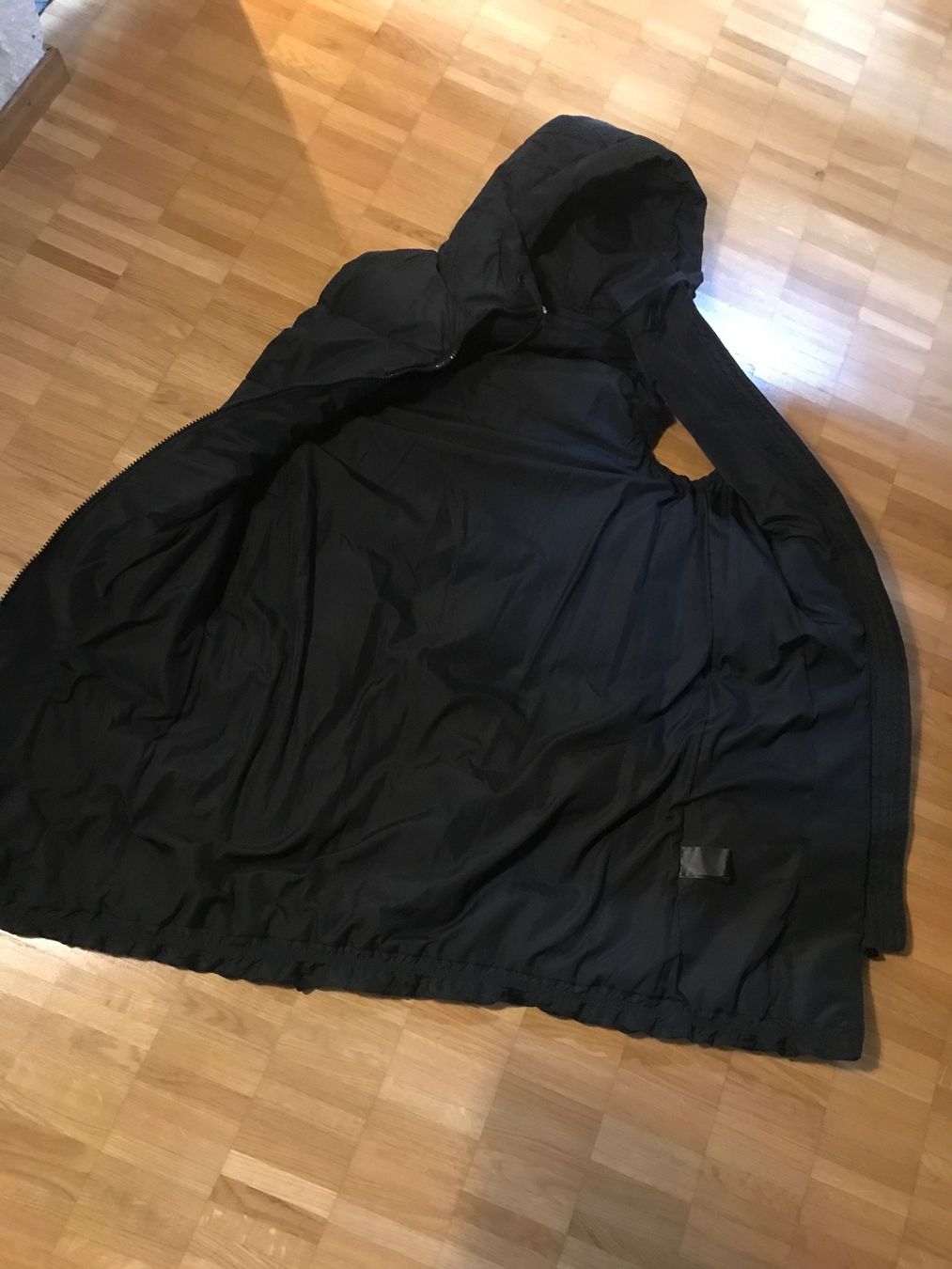 H&M Gilets & Westen: Langes schwarzes Gilet Gr XS – Neu (gemäss Beschreibung) aus St. Margrethen SG von kellenbh 1
