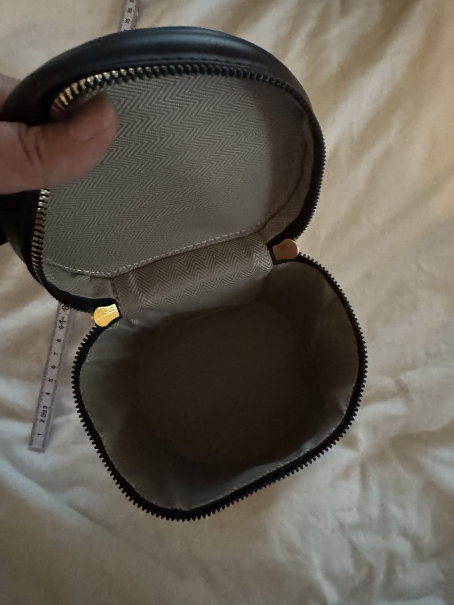 Borse da donna: Schwarze Rundtasche – Usato da Affoltern Am Albis venduto da Mara2604 4