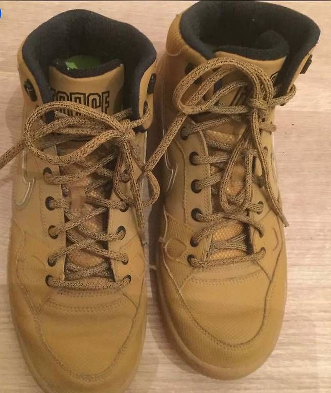 Scarpe da uomo: Nike Schuhe Gr. 42 – Usato da Obernau venduto da Antarctica4 3