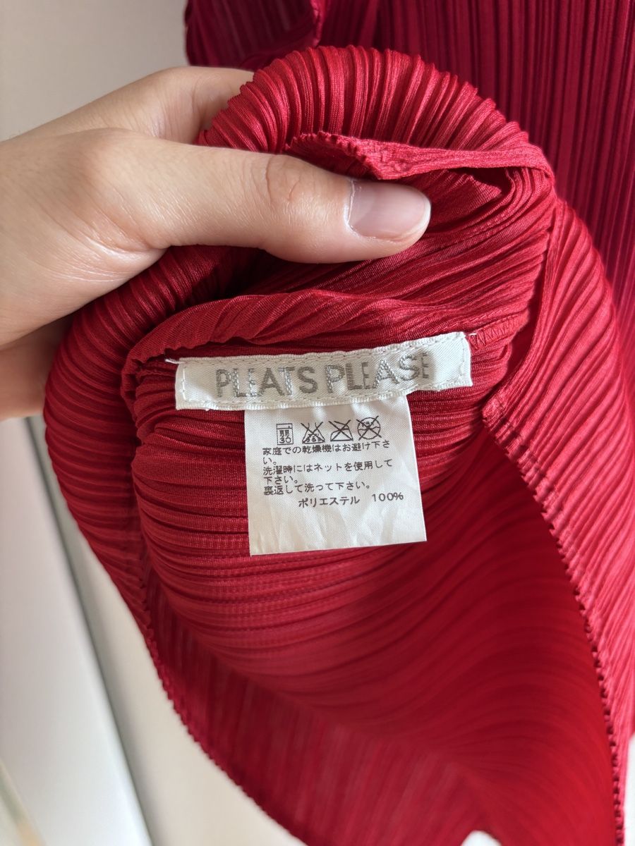 Issey Miyake Top: Haut a courte manche Issey Miyake  – Nuovo (secondo la descrizione) da Zürich venduto da Hanna-Hadorn 6
