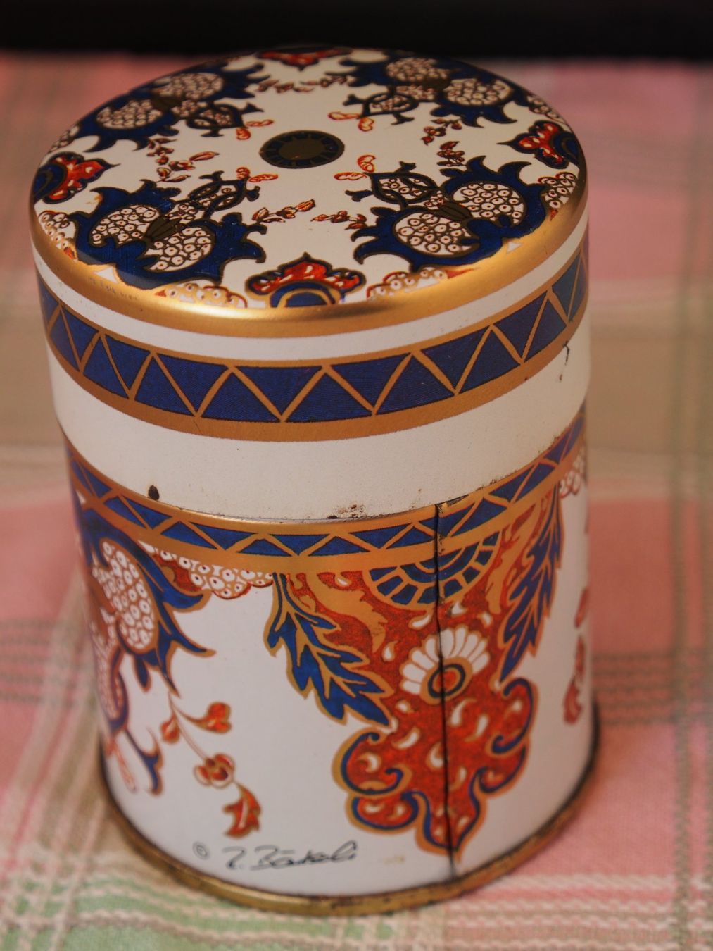 Barattoli: Boite en fer blanc décorée vintage Bäseli? – Usato da Ovronnaz venduto da Etagne68