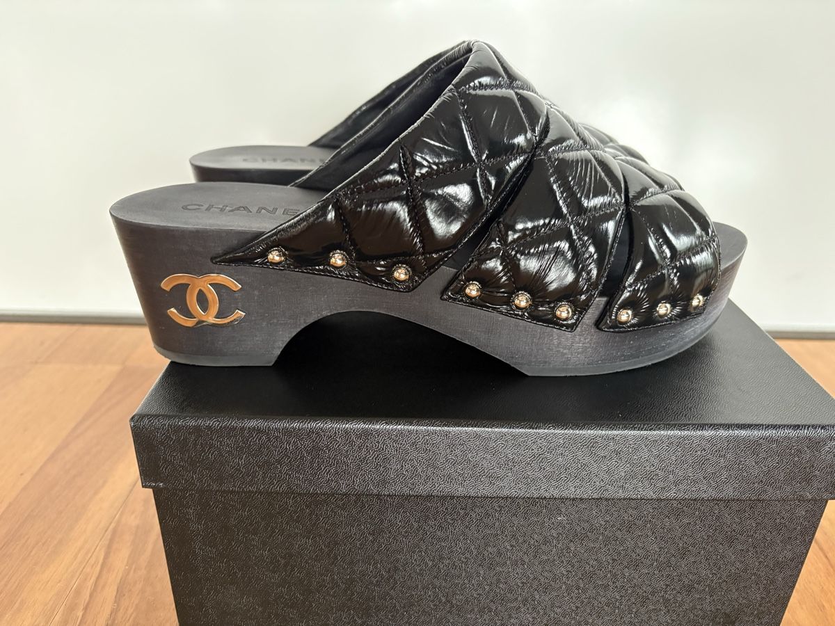 Chanel Scarpe da donna: Orginal Chanel Clogs - Gr. 40 – Usato da Salenstein venduto da Stella0805 4
