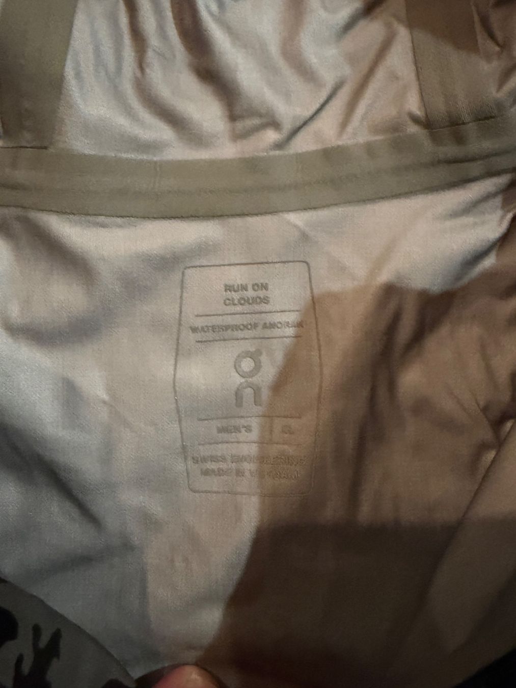 Giacche: On Waterproof Anourak – Usato da Winterthur venduto da sch_dl7r 1