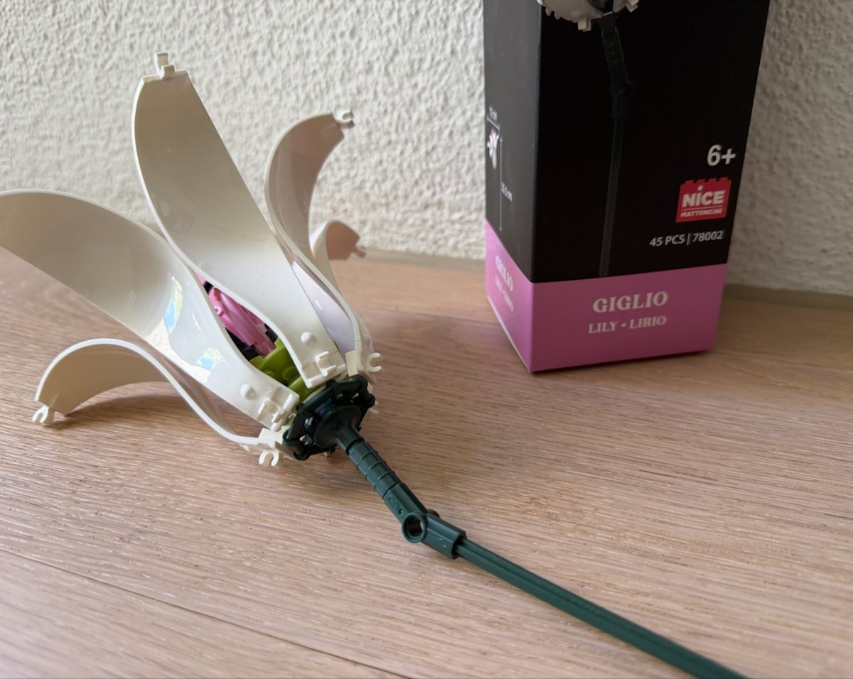 Baukästen: Steckblume Lilie Lego – Neu (gemäss Beschreibung) aus Aarau von Ahoffa 2