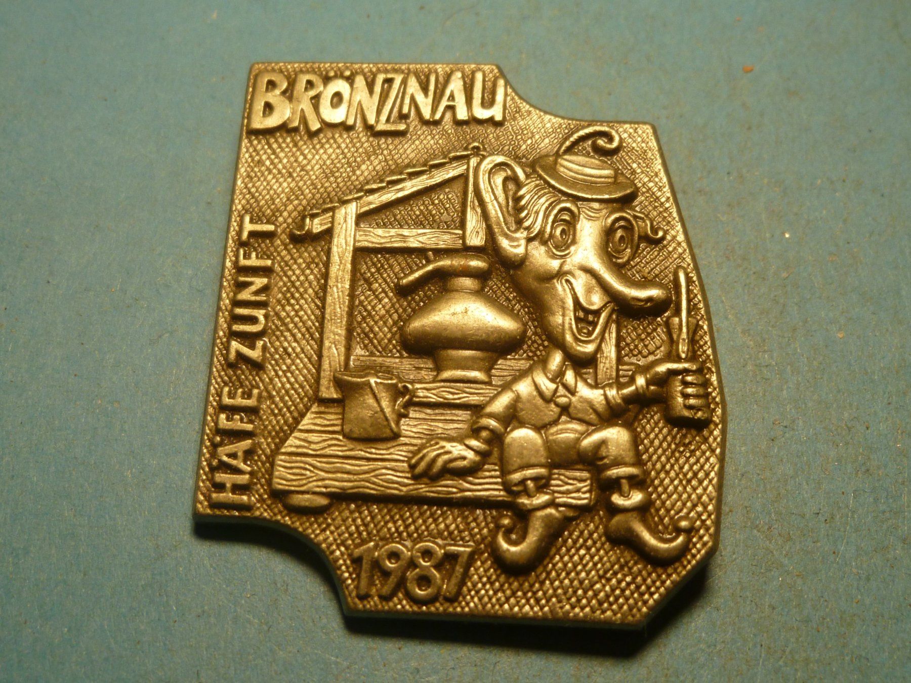 Plaketten & Abzeichen: BRÖNZNAU 1987 SILBER – Gebraucht aus Ried (Muotathal) von Mandarin02