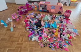 Barbie Puppen Set mit Fahrzeugen Zubehör gebraucht