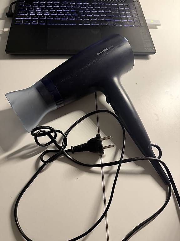Föhn: Föhn philips 2100w – Gebraucht aus Zürich von Vitalii7