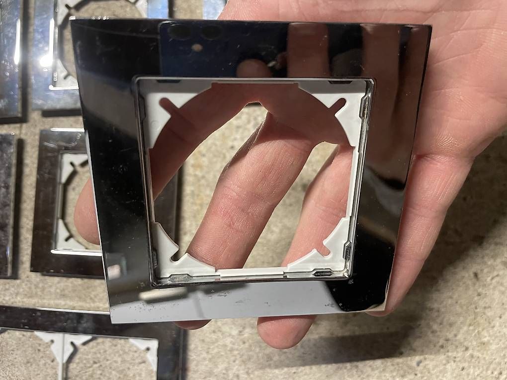 Schalter: Cadre Edizio Due Prestige chrome – Gebraucht aus Versoix von pet_s9dn